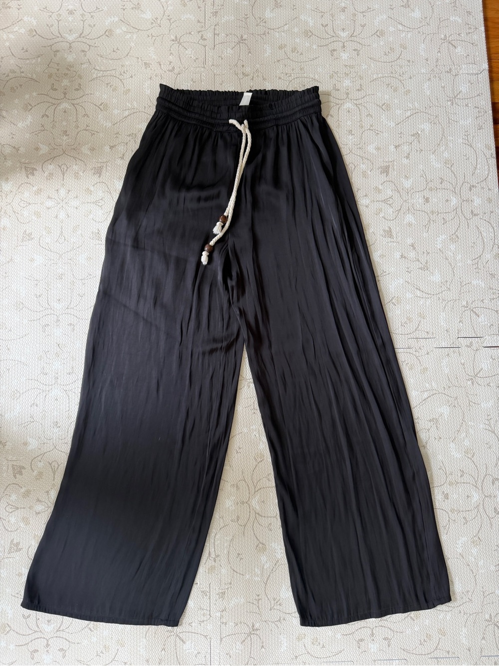 Joie Black Pleated Satin Wide Leg Pants - size small